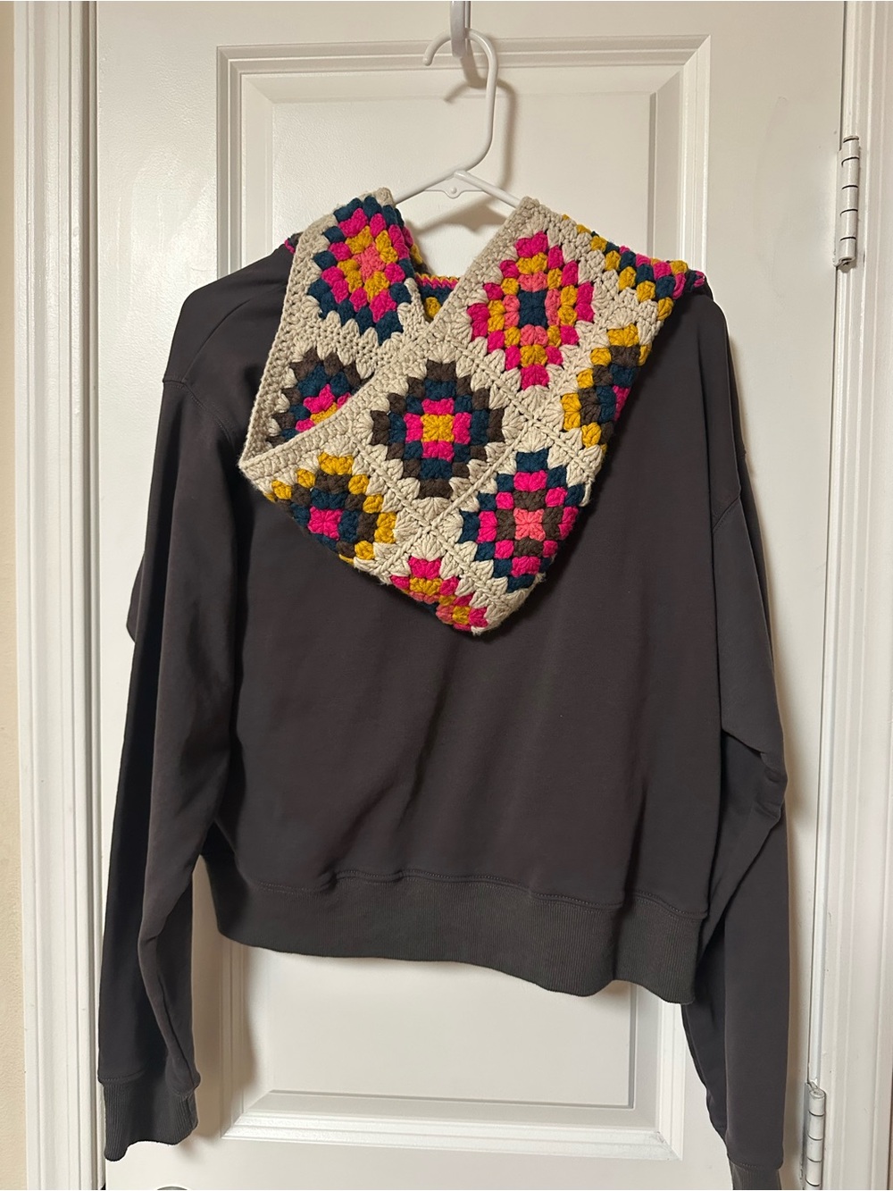 NATURAL LIFE Dark Gray Sweatshirt with Multicolor Crochet Hood - Picture 10 of 14